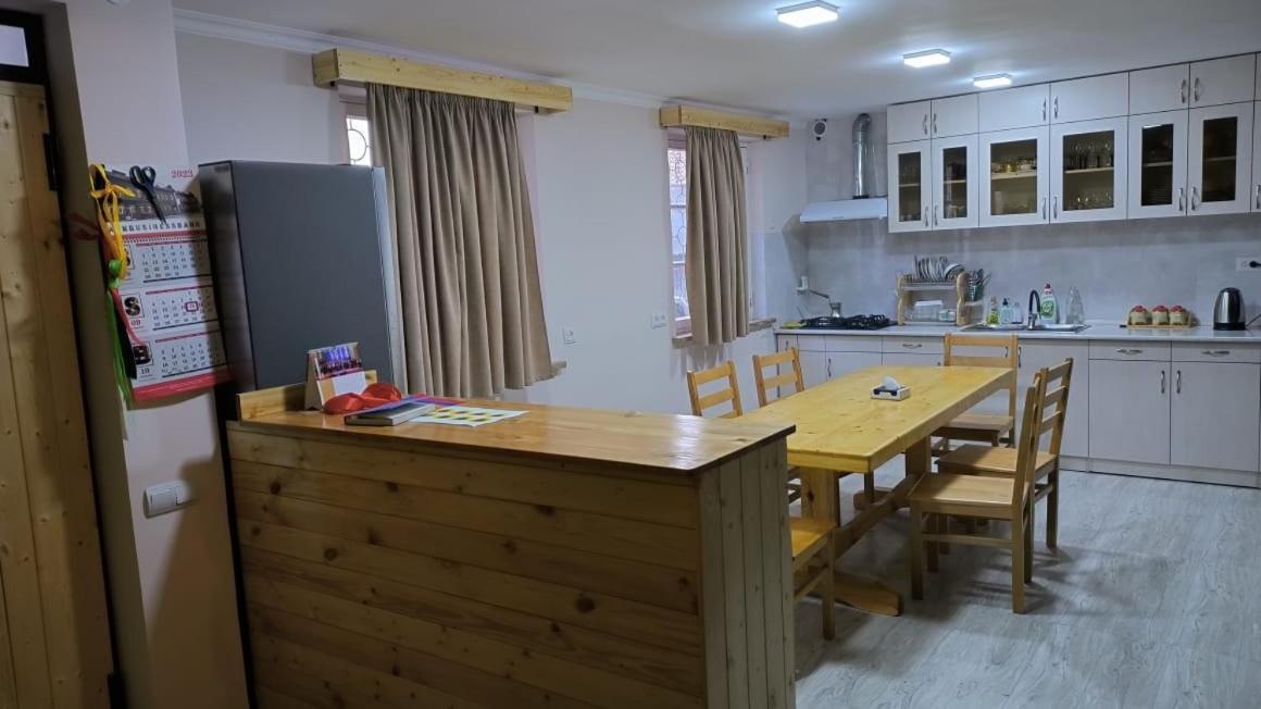Legend Guest House Yekhegis Exterior photo