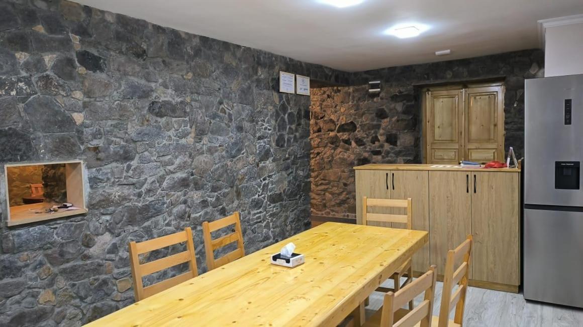 Legend Guest House Yekhegis Exterior photo